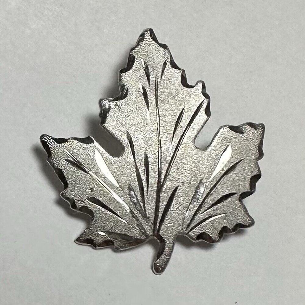 Vintage Sterling Silver Textured Maple Leaf Pin Brooch Signed EMC